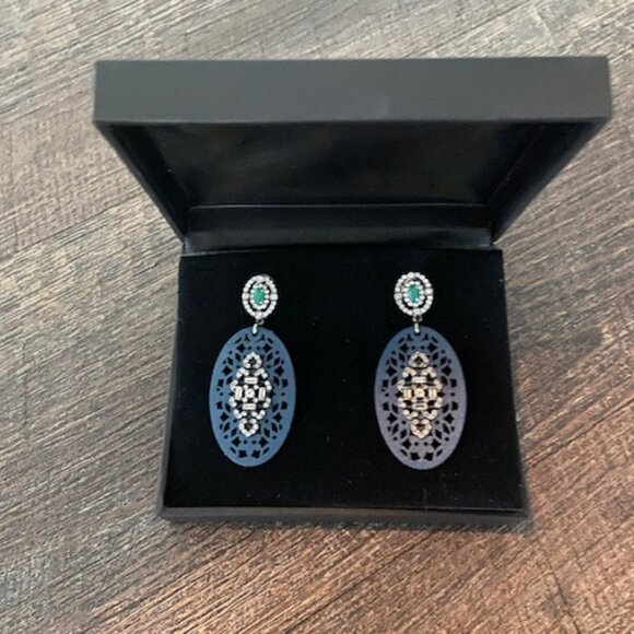 CAROL BRODIE RARITIES CARVED LEATHER, ZIRCON, GREEN ONYX DROPS - Picture 2 of 6